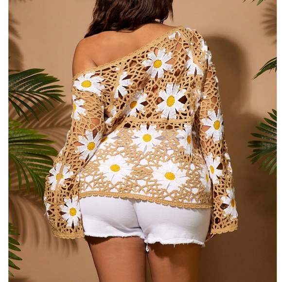 Plus Floral Daisy Crochet One Shoulder Long Sleeve Top - Picture 4 of 5